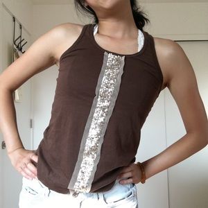 Neutral three-toned tank top